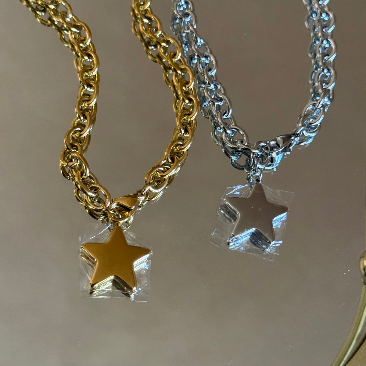 COLLAR STAR